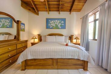 Casa Sueca Hotel   At The Beach