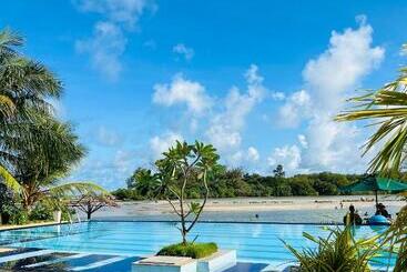 هتل Bay Beach
