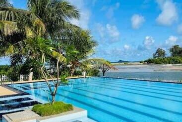 هتل Bay Beach
