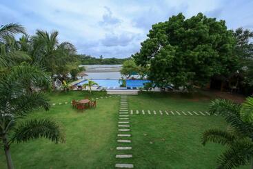 هتل Bay Beach