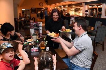 هتل Olde House, Chesterfield By Marston's Inns