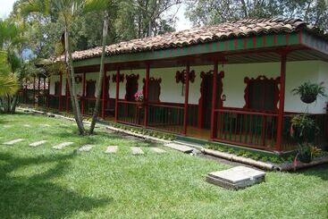 هتل Karlaká Calarcá Quindio   Eje Cafetero