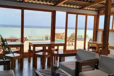 تختخواب و صبحانه Casa D'mar