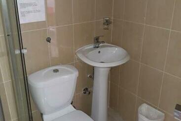 تختخواب و صبحانه Yria Residencial