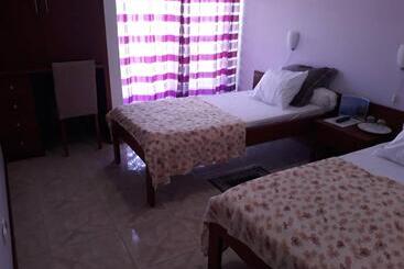 تختخواب و صبحانه Yria Residencial
