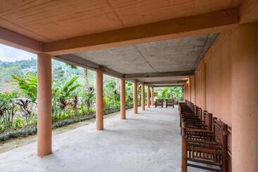هتل Panhou Retreat