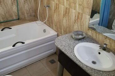 هتل Ragaray Executive Suites