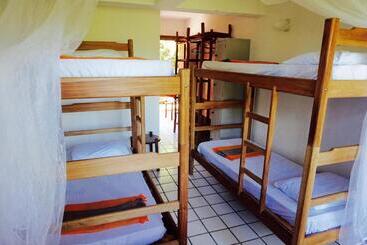 Novos Baianos Hostel E Pousada