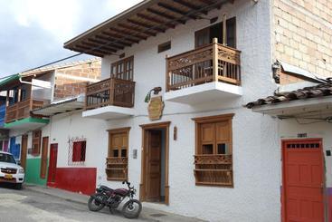 Sergeant Pepper S Hostel - Jardín