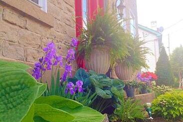 Sir Isaac Brock B&b Luxury Suites