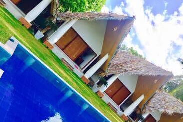 Airport Resort