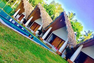 Airport Resort