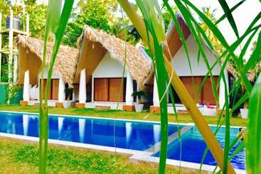 Airport Resort