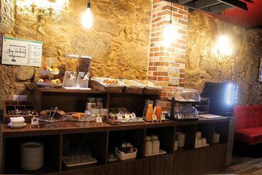 تختخواب و صبحانه Art'otel Barcelos