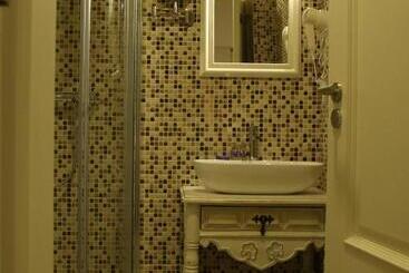 تختخواب و صبحانه Art'otel Barcelos