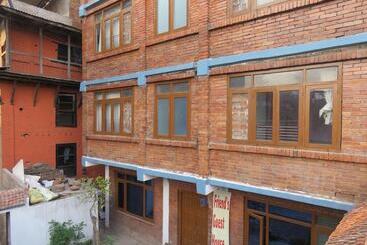 تختخواب و صبحانه Friend S Guest House