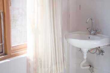 تختخواب و صبحانه Friend S Guest  House