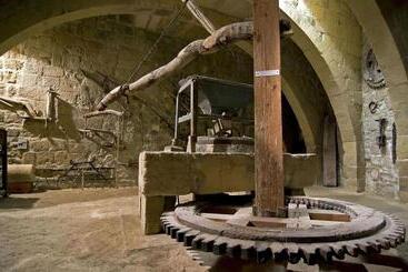 تختخواب و صبحانه Mood Farmhouse Mythology