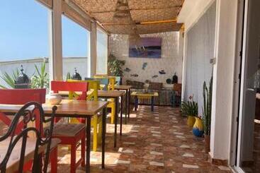 تختخواب و صبحانه Villa Jardin De L'ocean