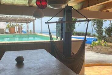 تختخواب و صبحانه Villa Jardin De L'ocean