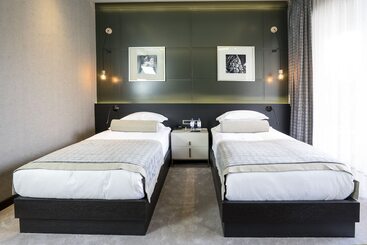 هتل 7 Rooms   Adults Only