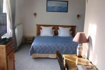 هتل Hostellerie Du Château D As