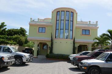 هتل Tabarre 's Palace