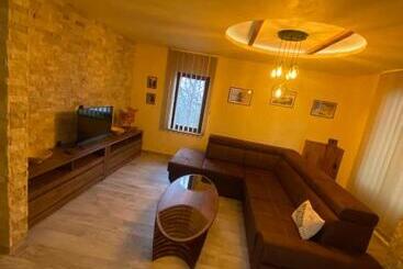 Motel Pizzeria Antic's