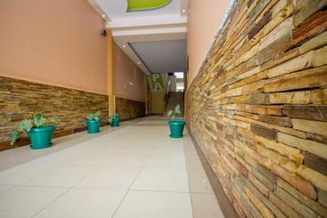 هتل Pel Arps  & Apartments