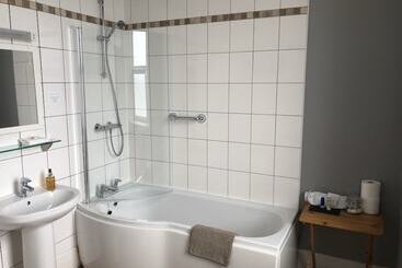 The Bowmore House Bed And Breakfast