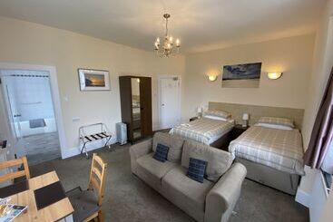 The Bowmore House Bed And Breakfast