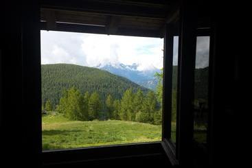 Rifugio Alpino L Ermitage  Hostel