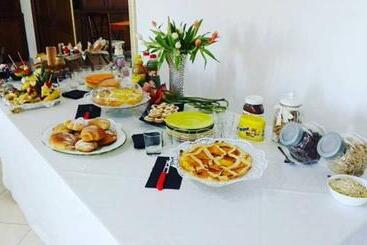 Elegance B&b