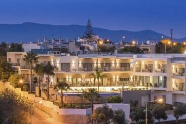 هتل Caneiros Luxury House & Suites