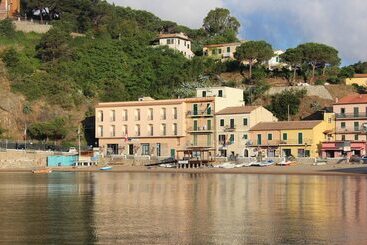 L'approdo - Porto Azzurro - Elba Island