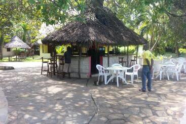 هتل Makuti Villas Resort