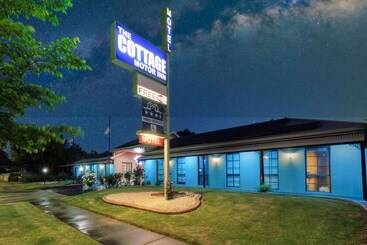 مُتل The Cottage Motor Inn Albury Cbd