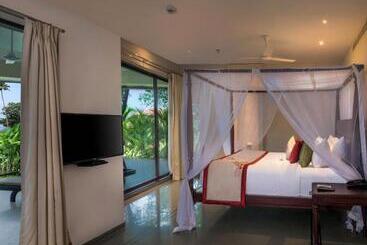 استراحتگاه Niraamaya Wellness Retreats Backwaters And Beyond Kumarakom