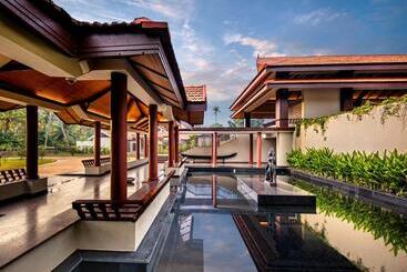 استراحتگاه Niraamaya Wellness Retreats Backwaters And Beyond Kumarakom