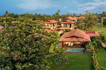 استراحتگاه Niraamaya Wellness Retreats Backwaters And Beyond Kumarakom