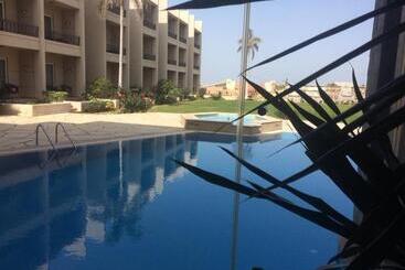 استراحتگاه Panacea Suites