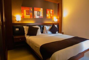 استراحتگاه Panacea Suites