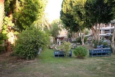 Rezeiky Hotel & Camp