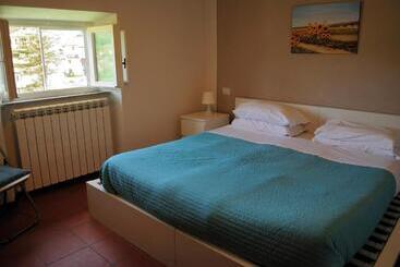 Villa Gherardi   B&b E Hostel - Barga
