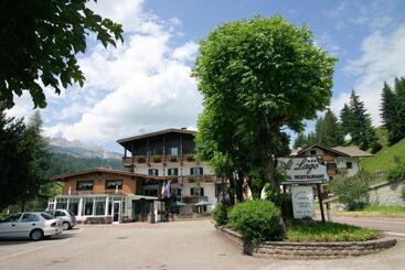هتل Al Lago