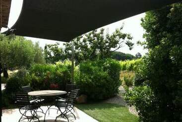 هتل Auberge De L Oumède