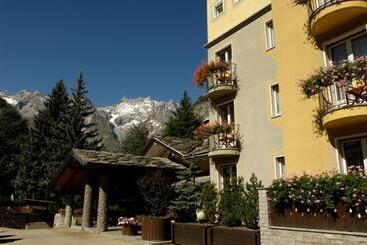 هتل Bouton D Or   Courmayeur