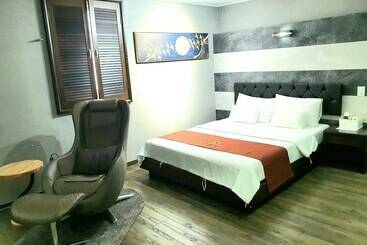 Mitasuya Ryokan Hotel Gumi By Aank