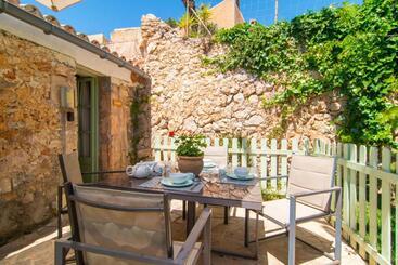 هتل Finca Agroturismo Es Pujol