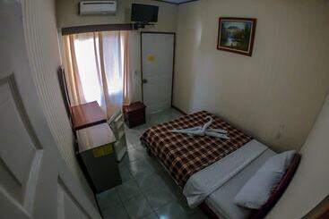 هتل Frank's Place